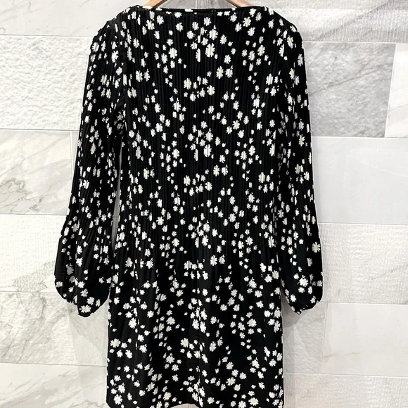 SOLD - Maje Daisy Floral Print Pleated Long Sleeve Crepe Mini
Dress - Picture 9 of 14